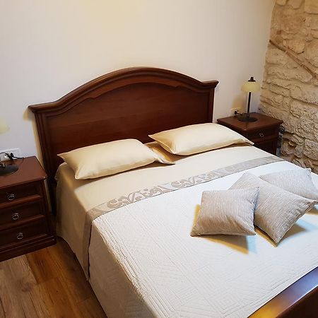 רוביני Antique Apartment Arsenale מראה חיצוני תמונה