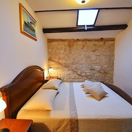 רוביני Antique Apartment Arsenale מראה חיצוני תמונה