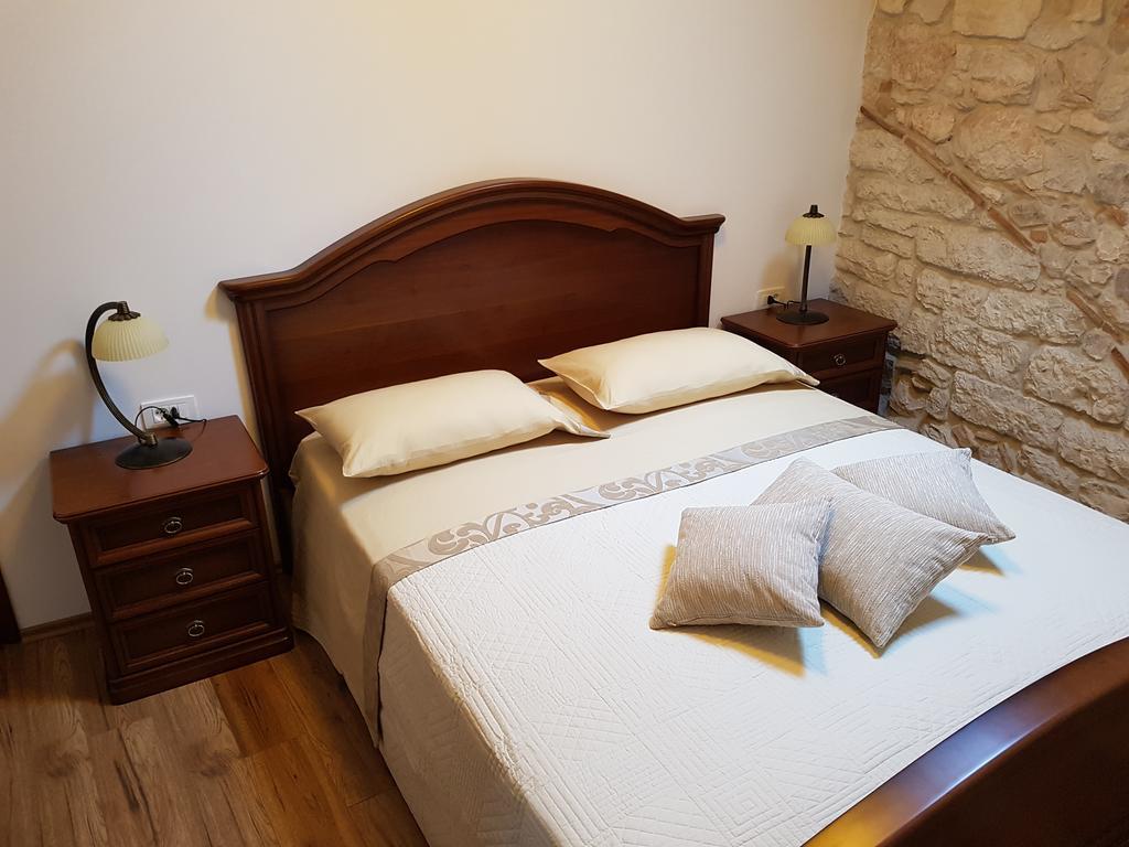 רוביני Antique Apartment Arsenale מראה חיצוני תמונה