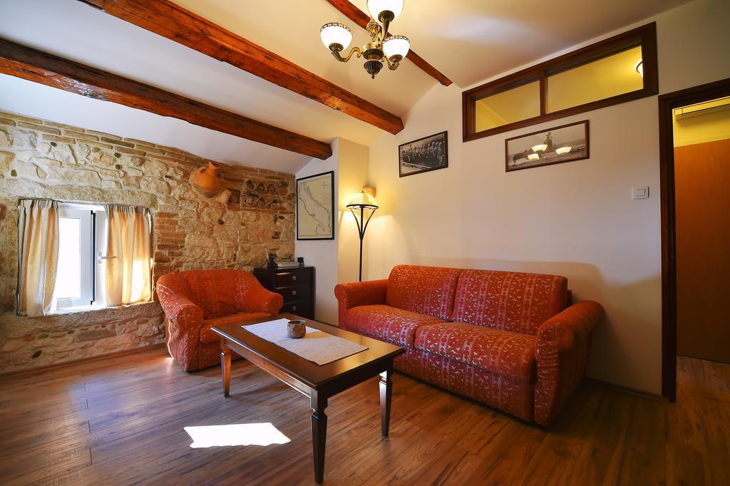 רוביני Antique Apartment Arsenale מראה חיצוני תמונה
