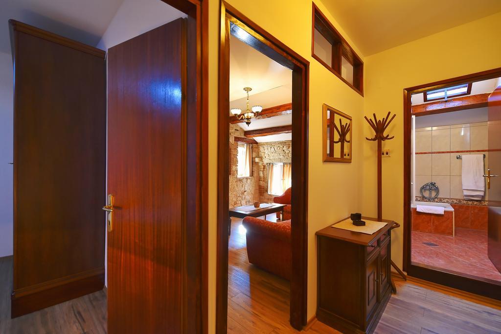 רוביני Antique Apartment Arsenale מראה חיצוני תמונה