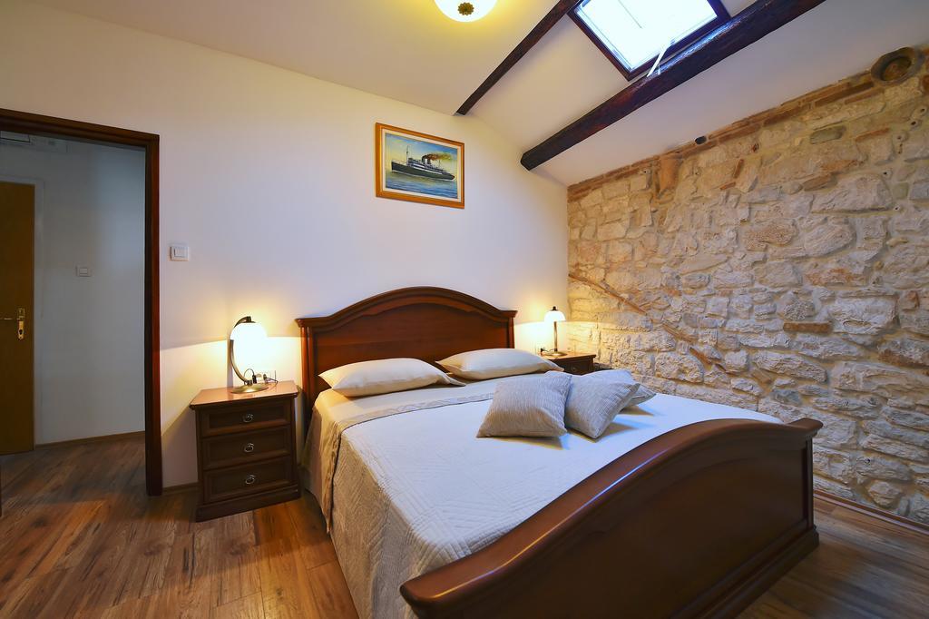 רוביני Antique Apartment Arsenale מראה חיצוני תמונה